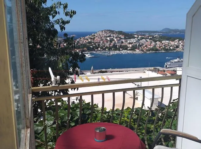 Pensión Pansion Panorama 3*